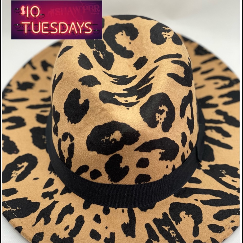 One size  (Women’s) Leopard Print Hat
